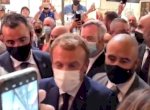 Presiden Prancis Emmanuel Macron Dilempari Telur di Tengah Kerumunan