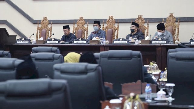 Pemkot-DPRD Makassar Sepakati Bahas Ranperda Perlindungan Guru