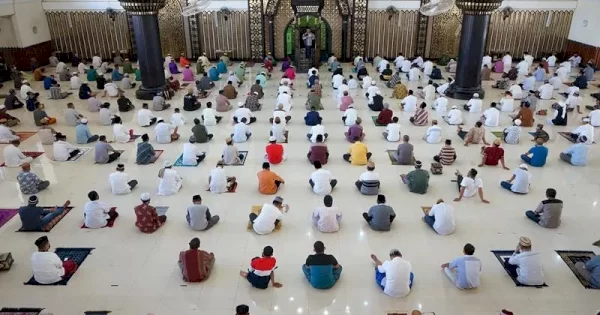 MUI Ingatkan Jemaah Salat Tarawih Tetap Pakai Masker