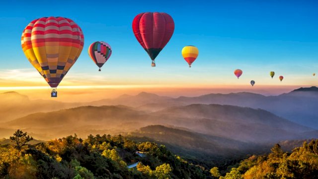 Bergelantungan Saat Lepas Landas, Pria Ini Tewas Terjatuh dari Balon Udara