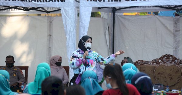 Penilaian Lomba UKM, Fatmawati Rusdi Kunjungi Kecamatan Sangkarrang