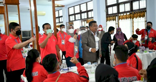 Plt Gubernur Beri Semangat Atlet di Posko Kontingen Sulsel