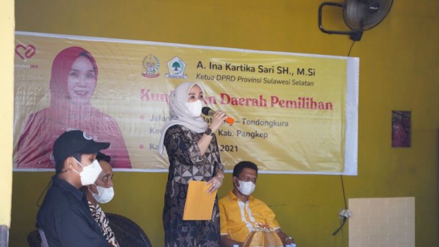 Ina Kartika Sari Tinjau Progres Pengerjaan Jalan di Pangkep