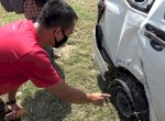 Gegara Ban Pecah, Minibus Terbalik di Jalan Tol Layang Pettarani