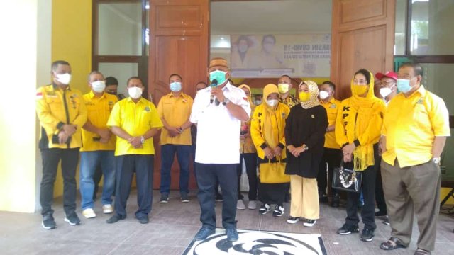 HUT Ke-57, Partai Golkar Gorontalo Gelar Vaksinasi dan Bagi Sembako