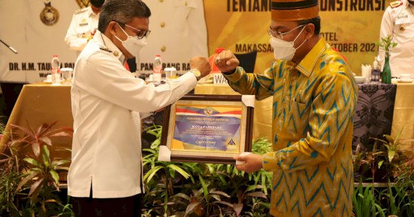 Wali Kota Parepare Terima Penghargaan dari Menteri Keuangan Sri Mulyani