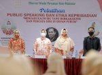 Indira Jusuf Ismail Berbagi Ilmu Public Speaking dan Etika Kepribadian