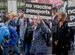 Ribuan Warga Inggris Turun ke Jalan Tolak Rencana Aturan Paspor Vaksin