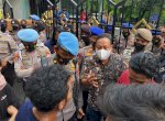 Hari Sumpah Pemuda, Plt Sekretaris DPRD Makassar Temui Massa Aksi
