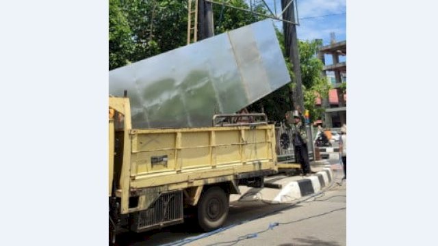 Bapenda tertibkan reklame di samping UNM