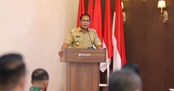 Danny Serahkan SK Penetapan Lokasi MNP ke Pelindo