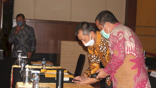 Presentasi Depan Dirjen Tata Ruang, Andi Sudirman Bahas Rencana RTRW Sulsel