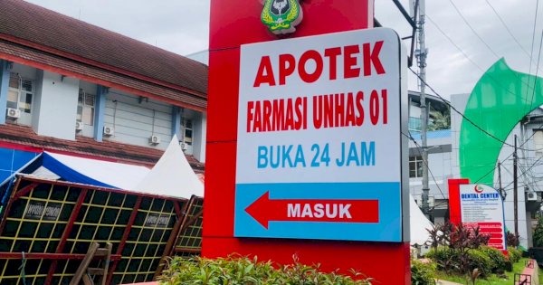 Fakultas Farmasi Unhas Launching Buku dan Apotek