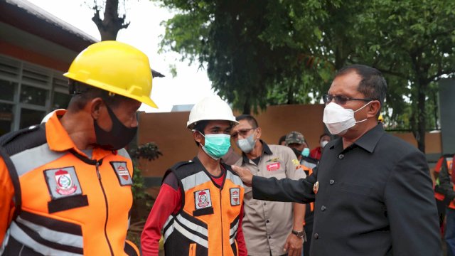 Tinjau Dua Posko Banjir, Wali Kota Makassar Cek Kesiapan Satgas Drainase