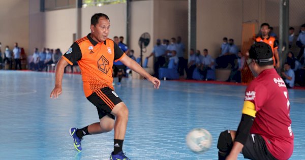 Wali Kota Danny Main Futsal Usai Resmikan RTH di Kawasan PDAM