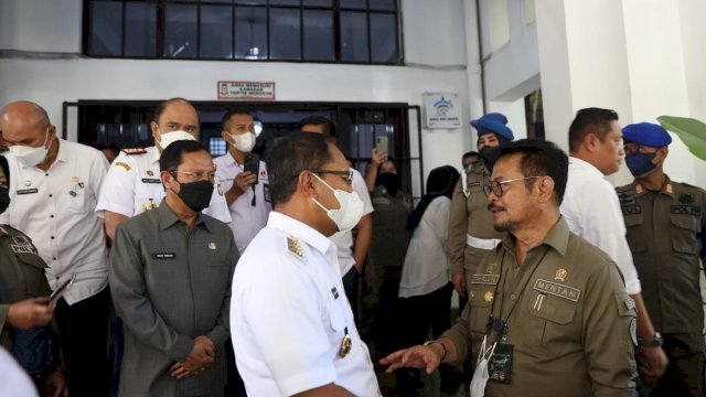 Mentan RI-Wali Kota Makassar Canangkan Lorong Pertanian