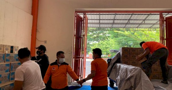 Barru Dilanda Banjir dan Longsor, BPBD Sulsel Salurkan Bantuan