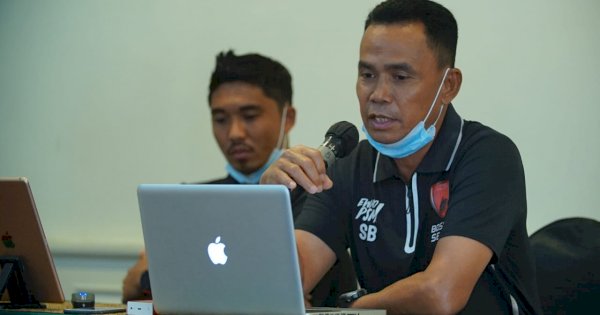 Lawan Persipura, Pelatih Baru PSM Makassar Syamsuddin Batola Terbebani