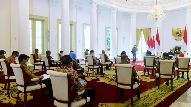 Presiden Jokowi Minta Pertamina dan PLN Siapkan Transisi Energi