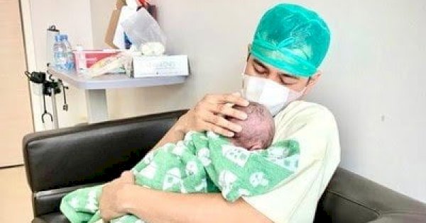 Rafathar Punya Adik Baru, Nagita Slavina Melahirkan Anak Kedua yang Mirip Raffi Ahmad