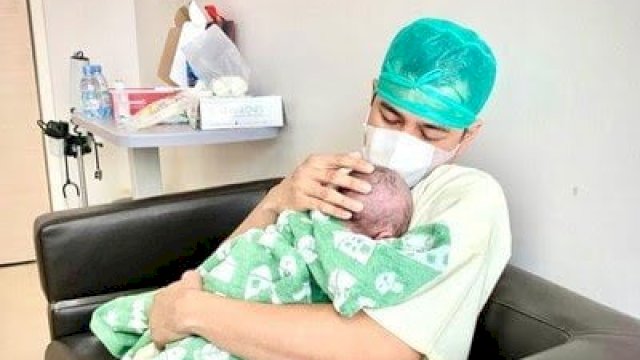 Rafathar Punya Adik Baru, Nagita Slavina Melahirkan Anak Kedua yang Mirip Raffi Ahmad