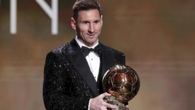 Jadi Gelar Ketujuh, Lionel Messi Raih Ballon d&#8217;Or 2021