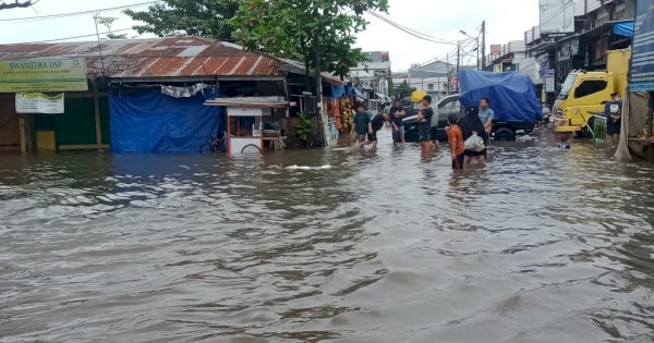 Kawasan Todopuli Tergenang Banjir, Pasar Tradisional Lumpuh Total