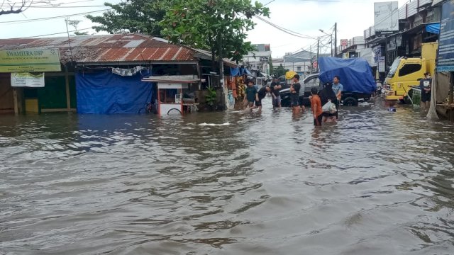 Kawasan Todopuli Tergenang Banjir, Pasar Tradisional Lumpuh Total