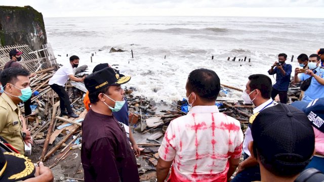 Tinjau Abrasi di Takalar, Plt Gubernur Sulsel Sebut Butuh Penanganan Darurat