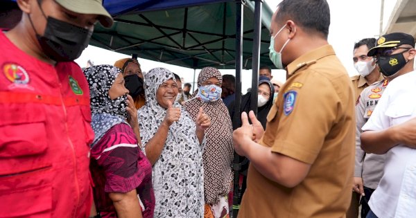 Pantau Vaksinasi di Takalar, Andi Sudirman Semangati Vaksinator