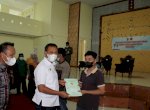 Bupati Takalar Serahkan Sertifikat Gratis Bagi Pelaku UMKM