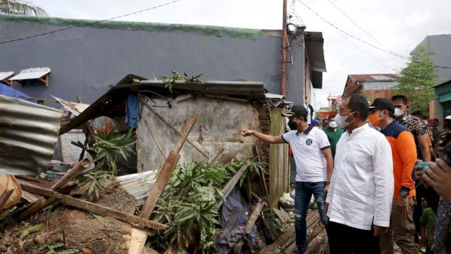 Wali Kota Danny Tinjau Lokasi Korban Angin Puting Beliung 