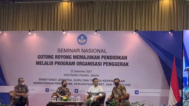 Plt Kepala Pusat Kurikulum dan Pembelajaran, Kemendikbudristek, Zulfikri Anas, saat sosialisasi Buku dan Kurikulum di Lembaga Penjaminan Mutu Pendidikan (LPMP) Provinsi Lampung, ditulis Jumat (24/12/2021). (Foto: Humas Kemendikbudristek)