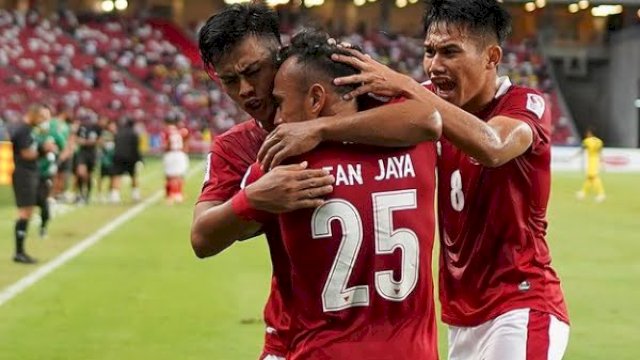 Selberasi Timnas Indonesia usai Irfan Jaya berhasil mencetak gol ke gawang Timnas Malaysia pada partai terakhir grup B, Piala AFF 2020. (Foto: Instagram AFF Suzuki Cup). 