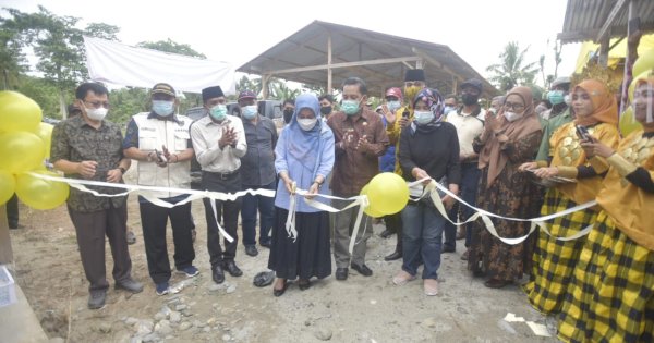 Resmikan Pasar, Bupati Indah: Ada Potensi Ekonomi Masyarakat Meningkat