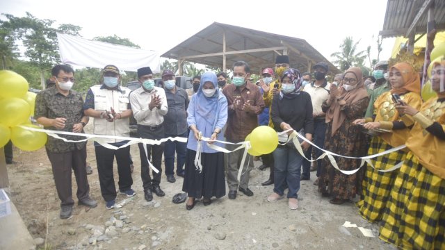 Resmikan Pasar, Bupati Indah: Ada Potensi Ekonomi Masyarakat Meningkat