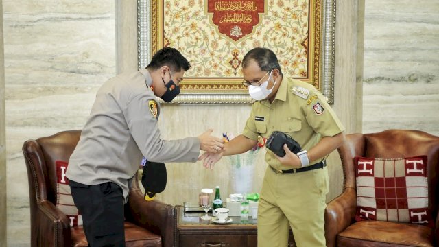 Walikota Makassar Moh Ramdhan Pomanto saat bertemu dengan Kapolres Pelabuhan, AKBP Yudi Frianto di Kediaman Pribadi Danny Pomanto, Selasa (11/1/2022).