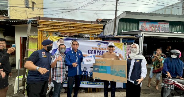 Rudianto Lallo-Cicu Keliling Lorong Makassar Bagi-bagi Motor, TV dan Mesin Cuci