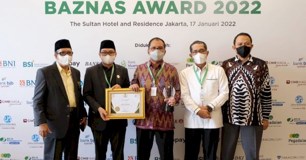 Wali Kota Makassar Dianugerahi Penghargaan Baznas Award 2022