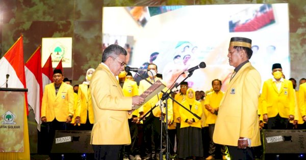 Dilantik, Kaswadi Razak Kembali Pimpin Golkar Soppeng