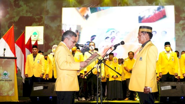 Dilantik, Kaswadi Razak Kembali Pimpin Golkar Soppeng