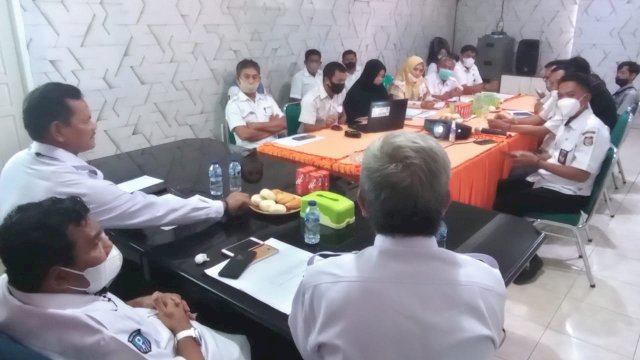 Perusahaan Daerah (PD) Parkir Makassar Raya dan PD Pasar Makassar sepakat kerjasama dalam pengelolaan pasar tradisional setelah melakukan rapat di Ruang rapat PD Pasar di Jalan Kerung-kerung, Rabu, (26/1/2022). 