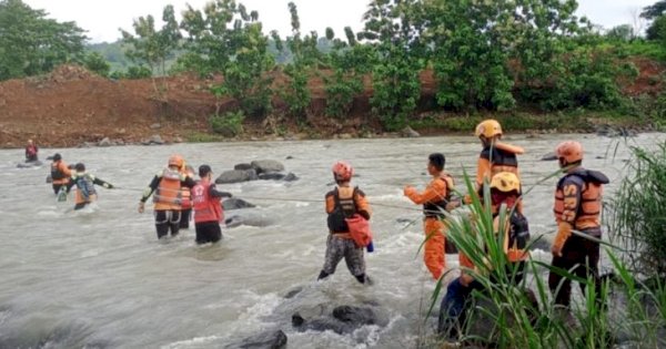 Basarnas Temukan 2 Bocah yang Hanyut di Maros