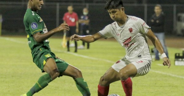 Kesalahan Pemain Belakang Membawa Petaka bagi PSM Makassar