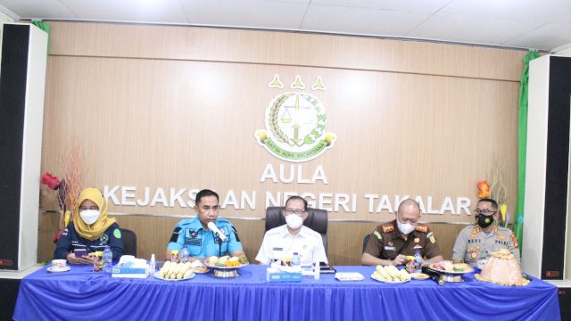 Wakil Bupati Takalar Achmad Dg Se're menghadiri Coffee Morning dalam rangka penguatan Integrated Criminal Justice System (ICJS), di Aula Kejaksaan Negeri Takalar, Selasa 25 Januari 2021. (Humas Pemkab Takalar) 