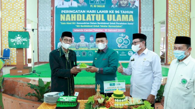 Bupati Takalar Syamsari menghadiri Hari Lahir NU ke-96 yang digelar PCNU Takalar, pada Senin (31/1/2022). (Foto: Imam) 