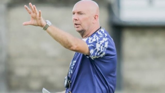 Joop Gall saat memimpin latihan PSM jelang melawan Madura United. (Foto: Ig PSM Makassar)