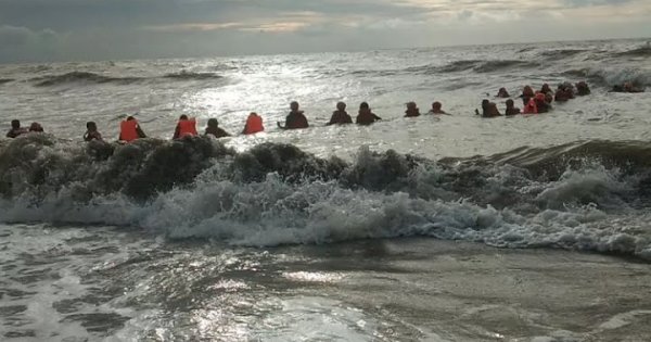 3 Bocah Tenggelam di Pantai Anging Mammiri, 1 Selamat, 2 Masih Pencarian 