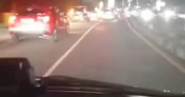 Viral, Pasien Meninggal di Mobil Ambulance Karena Tidak Diberi Jalan