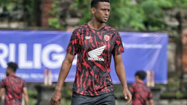 Gol Gol Mebrahtu saat mengikuti sesi latihan dengan PSM Makassar (IG Official PSM Makassar) 